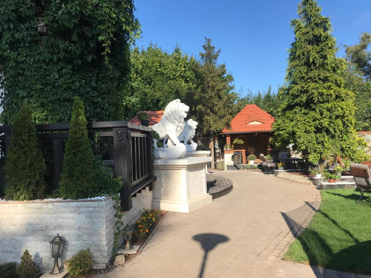 Dworek Oliwski Bed & Breakfast Gdansk Exterior photo