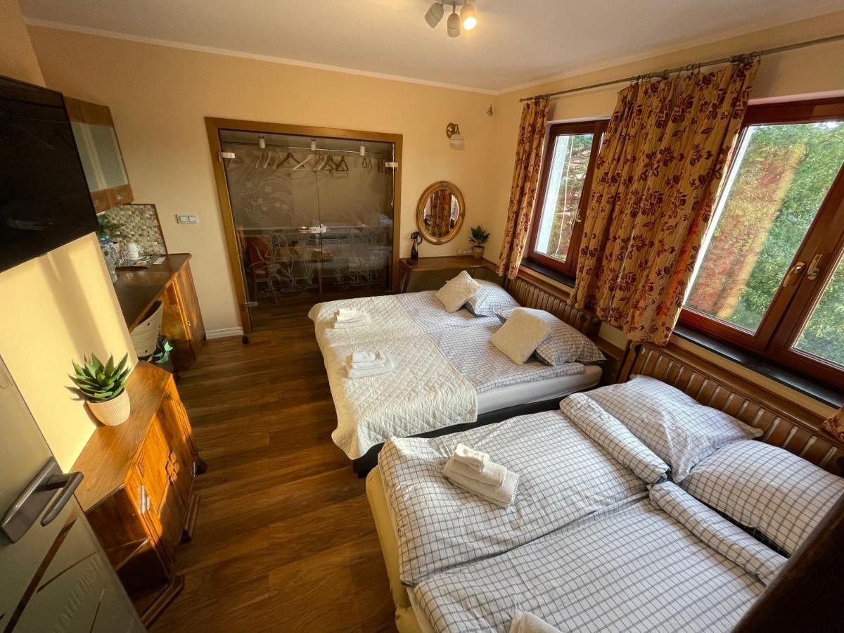 Dworek Oliwski Bed & Breakfast Gdansk Exterior photo