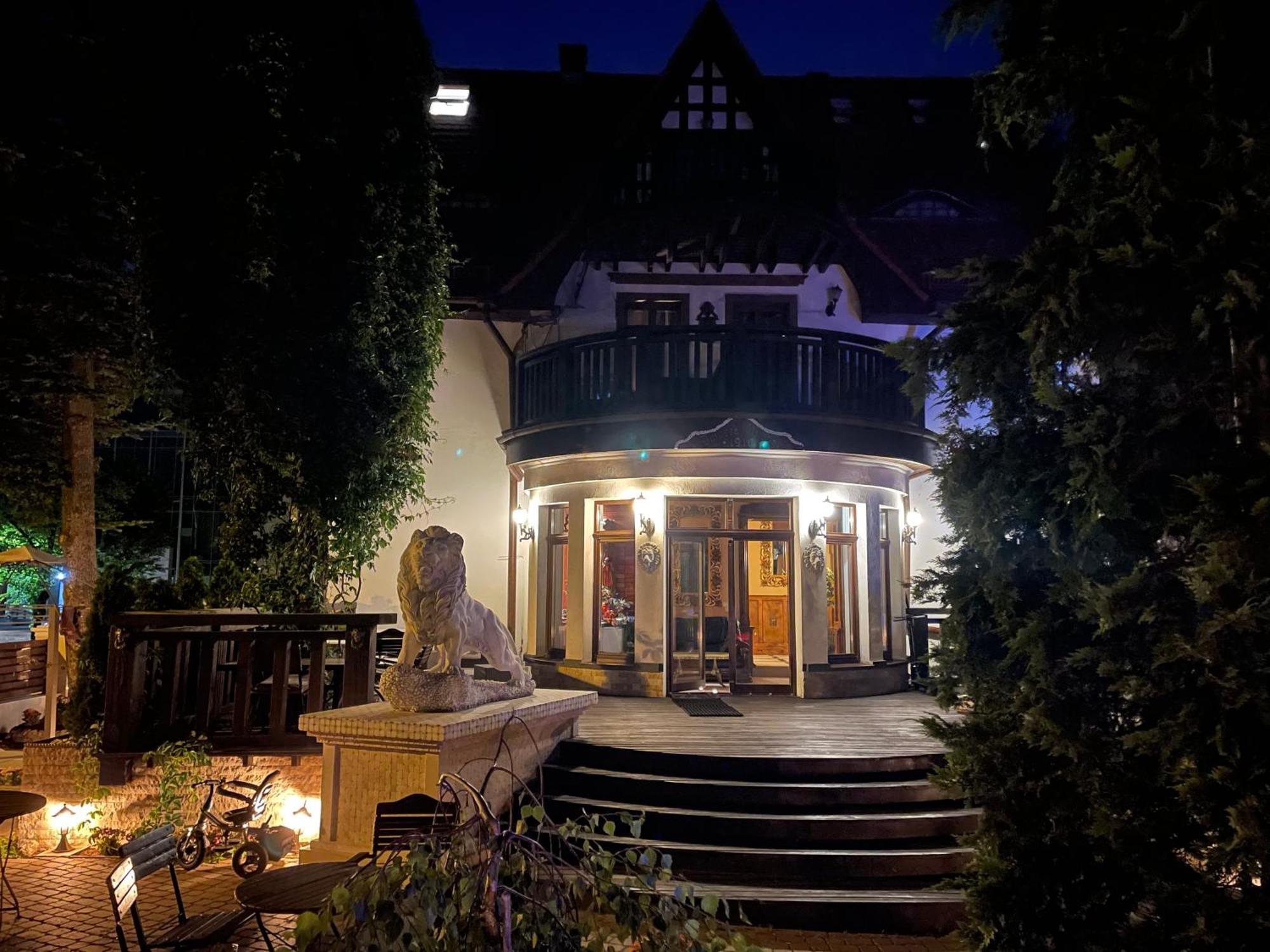 Dworek Oliwski Bed & Breakfast Gdansk Exterior photo