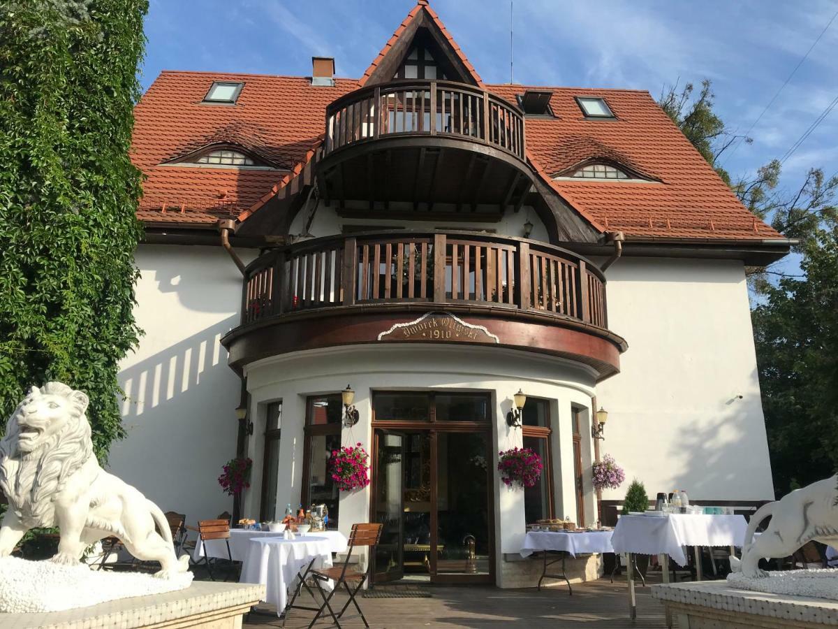 Dworek Oliwski Bed & Breakfast Gdansk Exterior photo